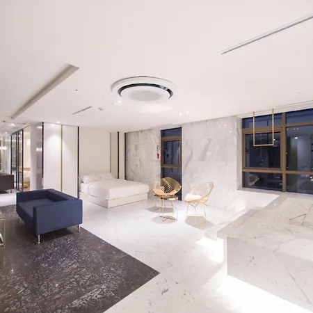 Stayrak Hotel